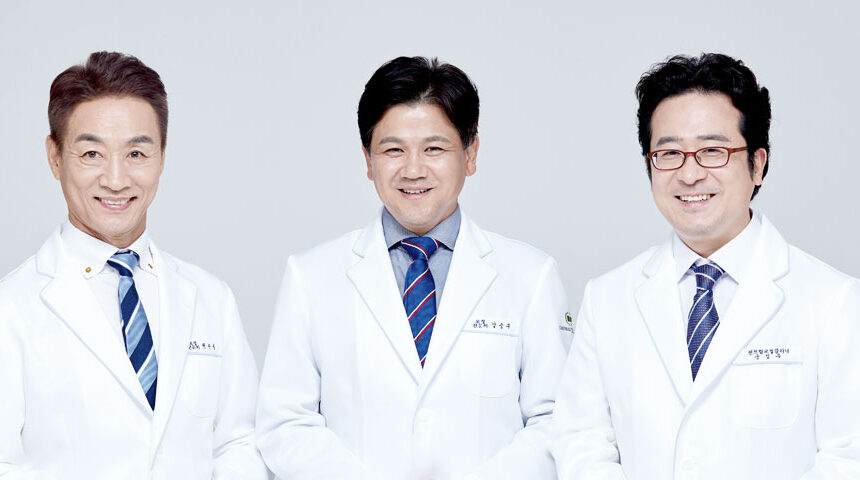 시청역 킬본교정 강북센트럴치과 송정우 원장과 킬본 교정장치를 개발한 센트럴치과 원장단